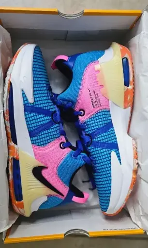 TENIS DE LEBRON JAMES WHITNESS TALLAS 28,29,30,31  ORIGINALES NUEVOS